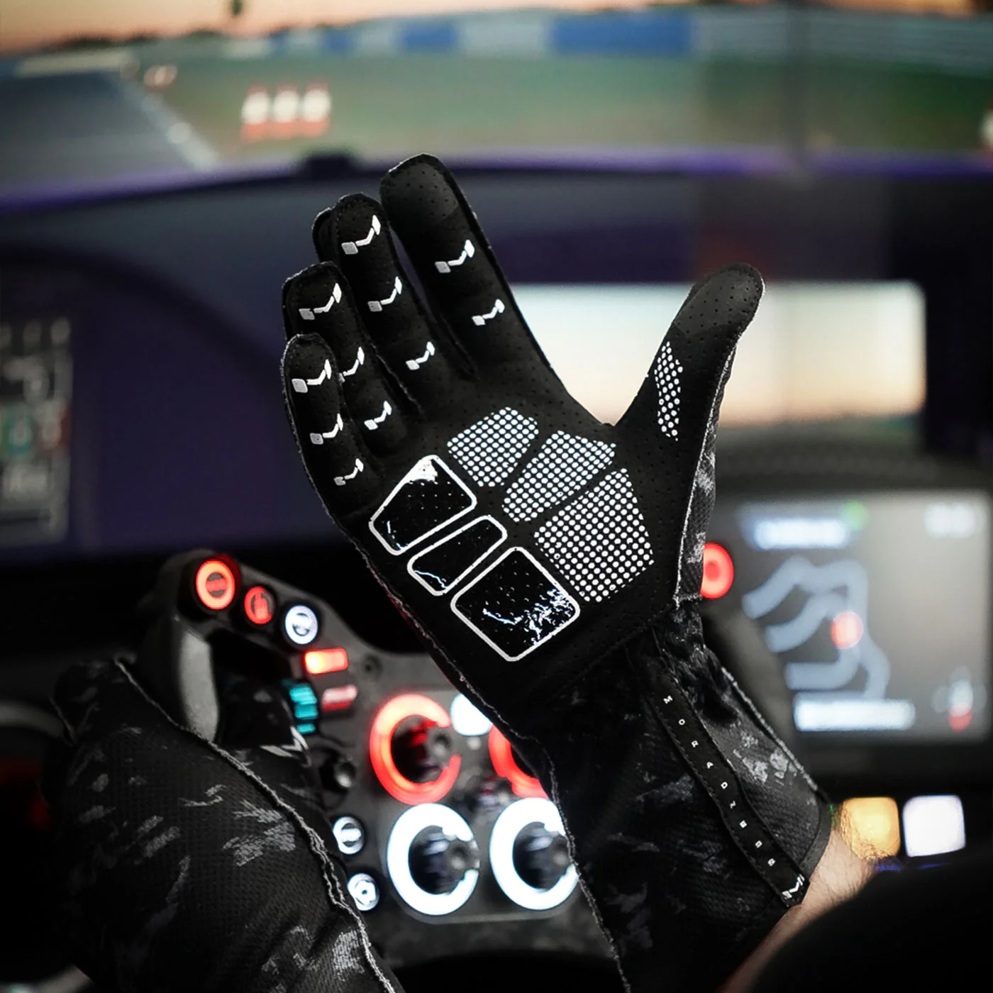 Aura Pro Forged Carbon Gloves - Image 6