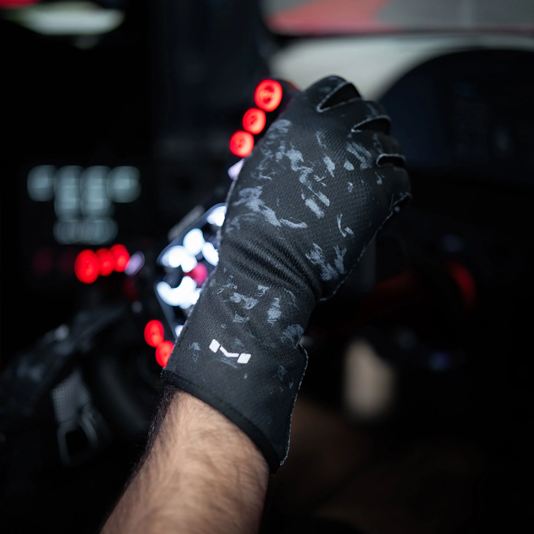 Aura Pro Forged Carbon Gloves - Image 8